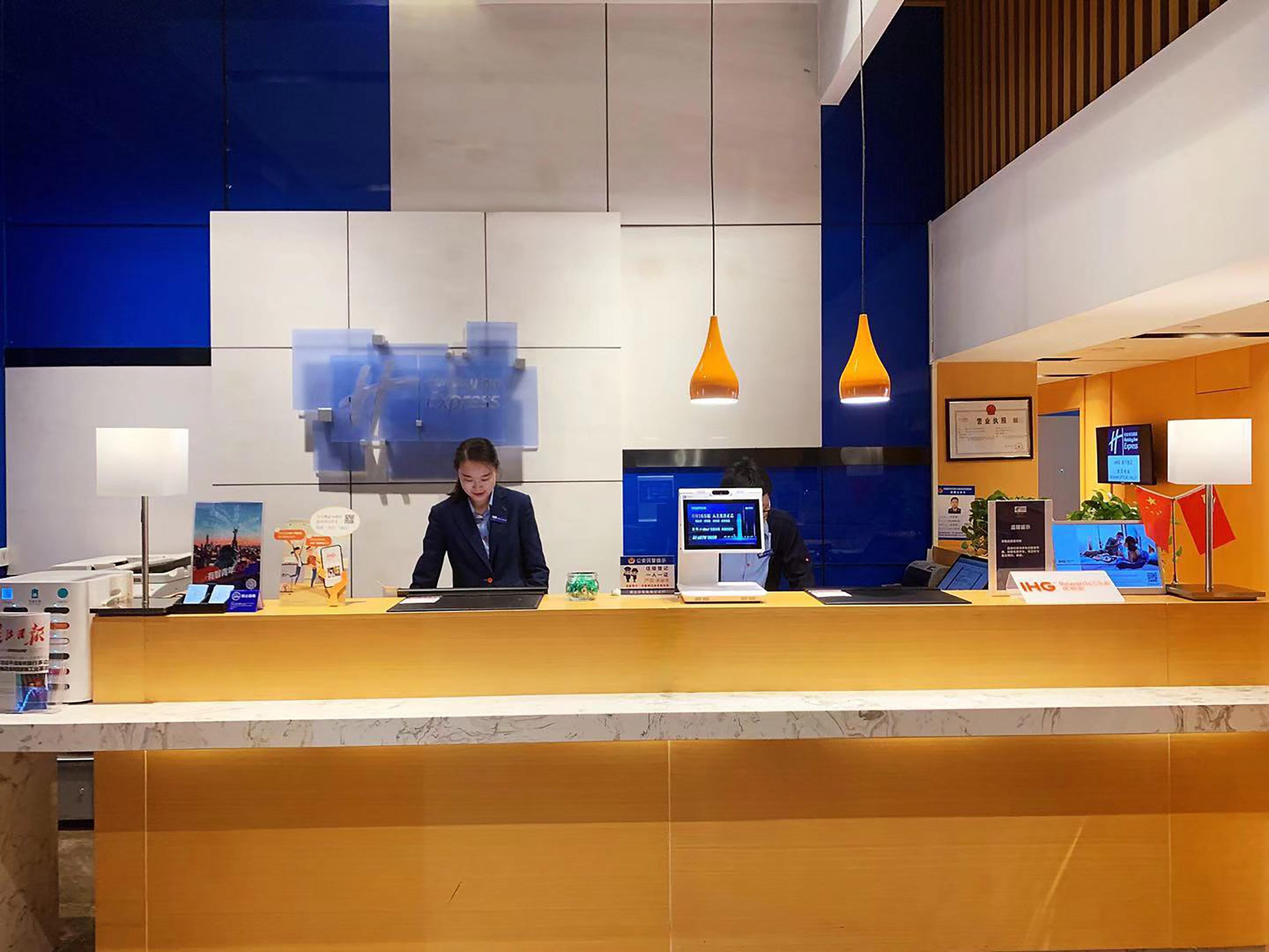 Holiday Inn Express - Wuhan Optical Valley By Ihg Buitenkant foto